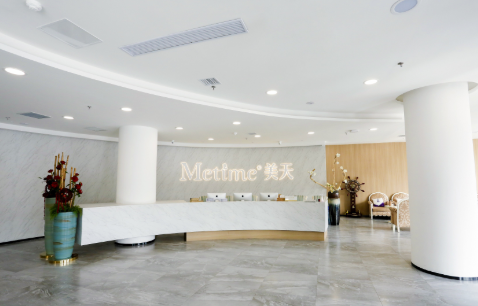 大连美天张井忠、爱德丽格刘志刚双眼皮谁好?
